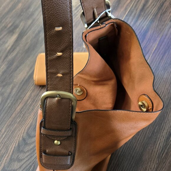 Two-Piece Tan Shoulder Bag and Wallet Wristlet Set NWOT - Picture 6 of 11